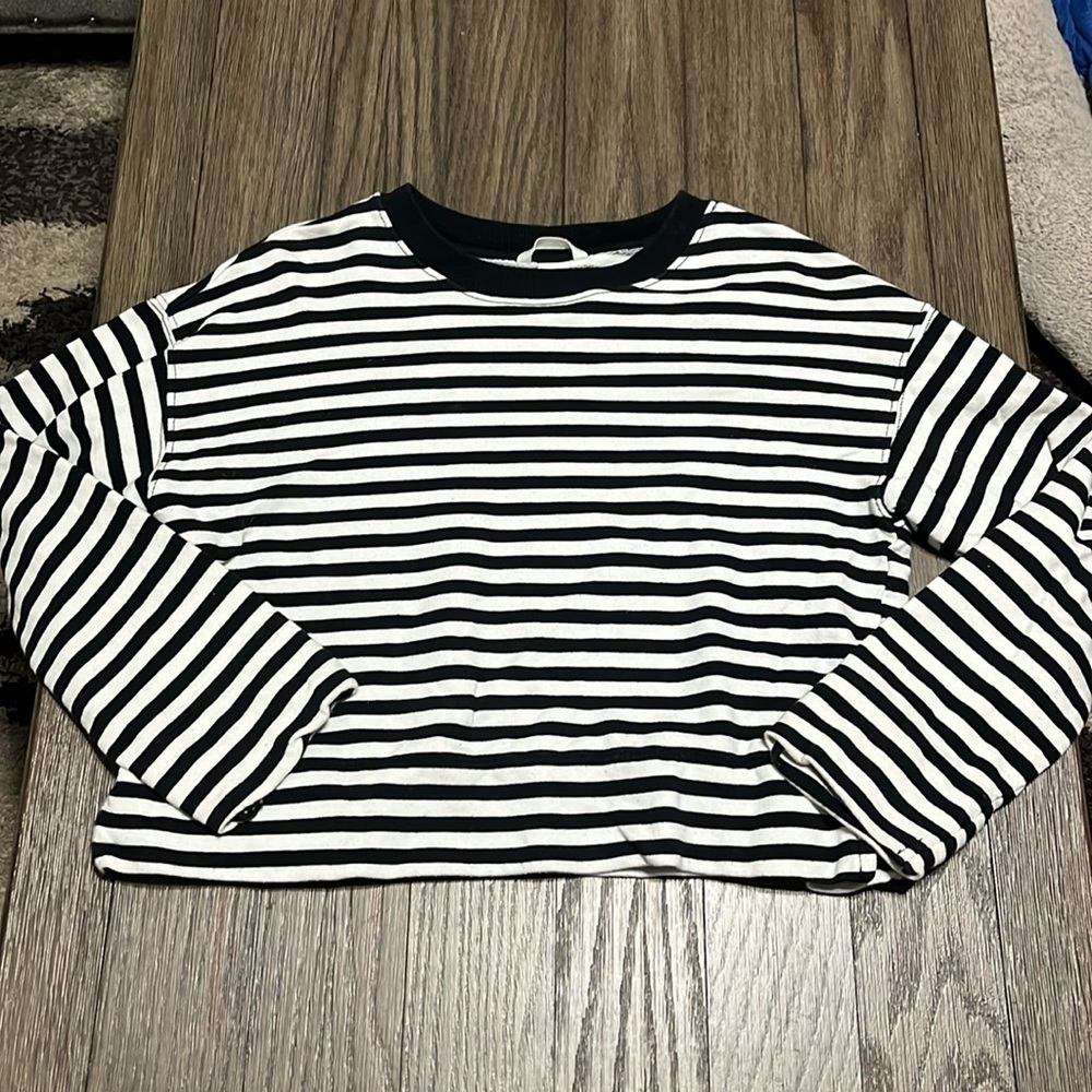H&M Long Sleeve Cropped 3/4 Sleeve Shirt - Size XS